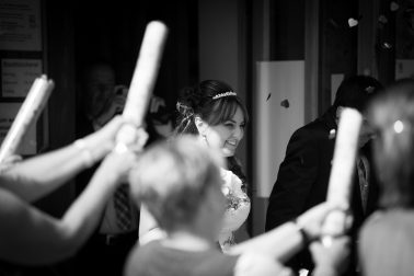 Hochzeitsreportage-nach-der-Trauung-schwarz-weiß