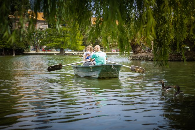 familienshooting-im-boot-barcelona