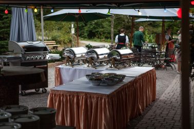 satteleihuette-baiersbronn-hochzeit-buffet