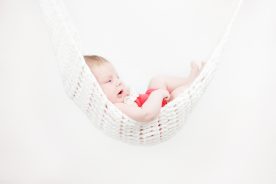 suesses-babyfoto-haengematte