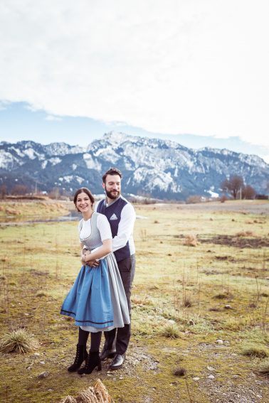 Afterwedding Brautpaar Shooting in Tracht in Füssen