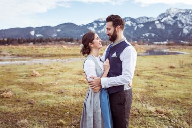 Afterwedding Brautpaar Shooting in Tracht in Füssen