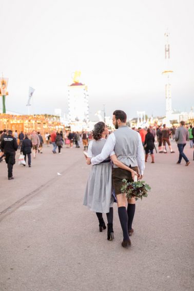 Brautpaar Hochzeit auf der Wiesn München
