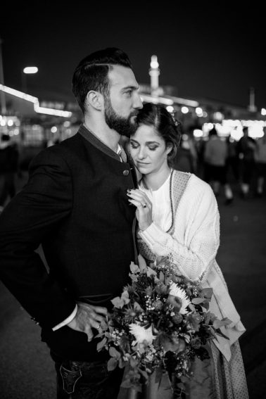 Brautpaar Hochzeit auf der Wiesn München