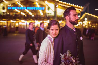 Brautpaar Hochzeit auf der Wiesn München