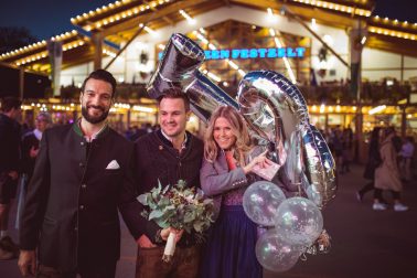 Brautpaar Hochzeit auf der Wiesn München