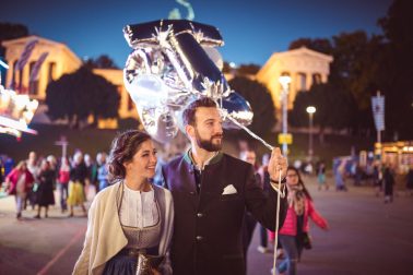 Brautpaar Hochzeit auf der Wiesn München