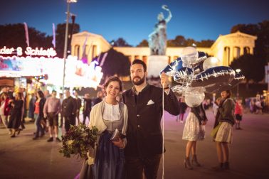 Brautpaar Hochzeit auf der Wiesn München