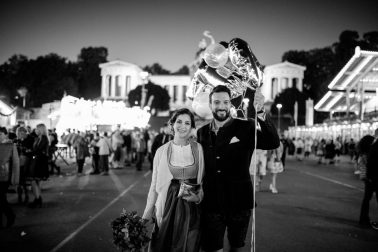 Brautpaar Hochzeit auf der Wiesn München