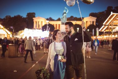 Brautpaar Hochzeit auf der Wiesn München
