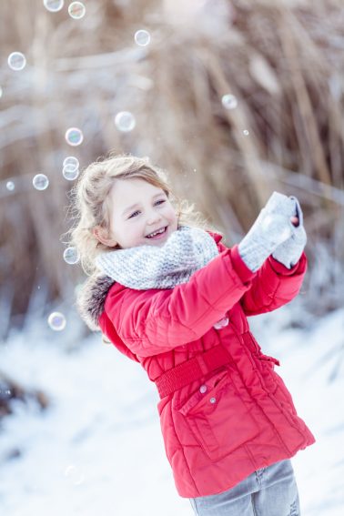 Kinderportrait im Schnee