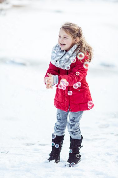 Kinderportrait im Schnee