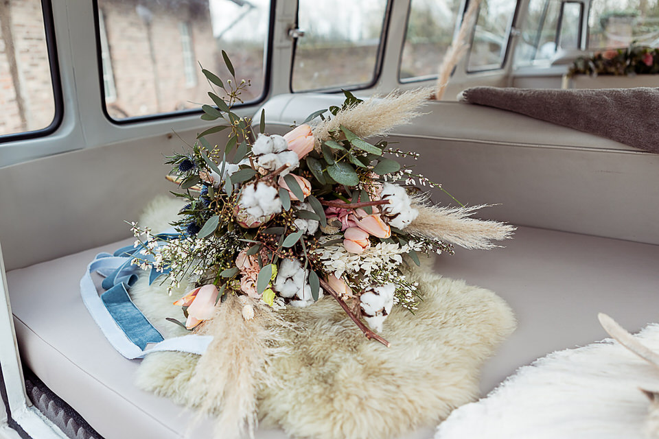 Inspiration Brautstrauß Trockenblumen Boho Winterhochzeit