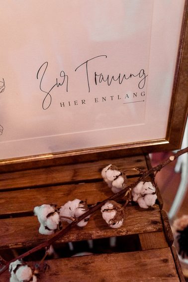 Hochzeitspapeterie Boho Winter Hochzeit mit Trockenblumen im Mühlenhof Kalkar am Niederrhein