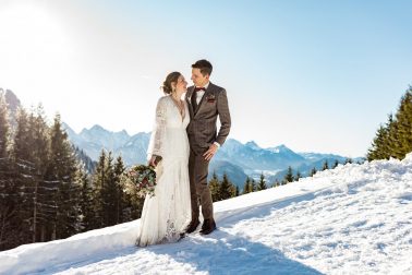 Heiraten in den Bergen im Winter Rohrkopfhütte im Allgäu