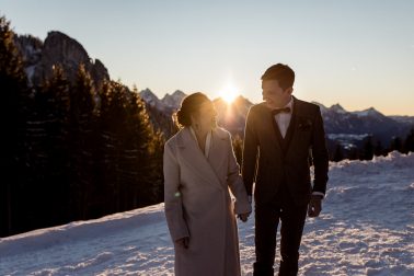 Sonnenuntergang Brautpaar Elopement im Winter Rohrkopfhütte im Allgäu