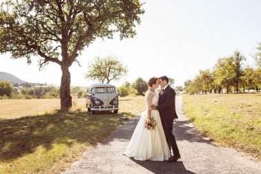 Vintage Hochzeit in Knittlingen mit Bulli
