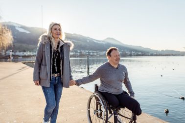 Winterliches Paarshooting am Zürichsee in Wangen in der Schweiz