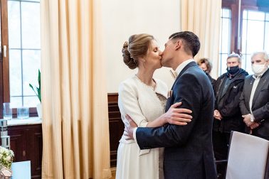 Hochzeitsfotograf Standesamt Düsseldorf in der Inselstraße