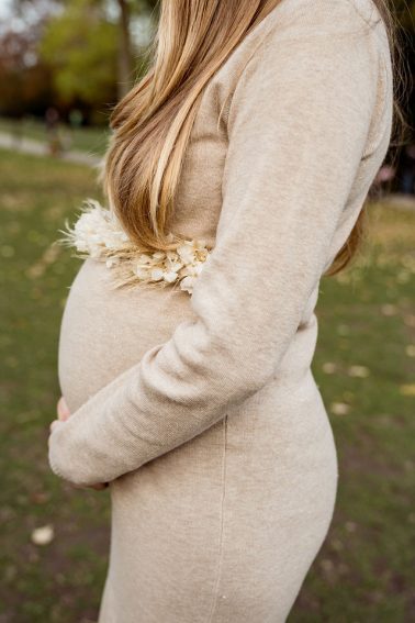 Schwangerschaft Shooting in Düsseldorf Pempelfort im Herbst