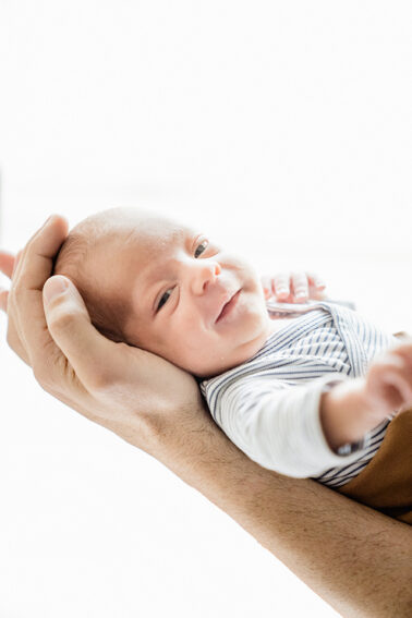 Newborn Baby Familienbilder indoor