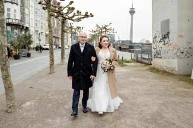 Brautpaarshooting heiraten in der Altstadt Düsseldorf