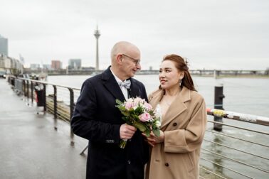 Brautpaarshooting heiraten in der Altstadt Düsseldorf
