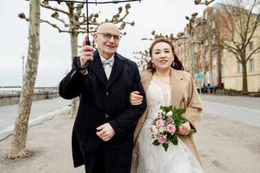 Brautpaarshooting heiraten in der Altstadt Düsseldorf